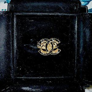 Authentic Black and Gold Chanel CC Logo Ring, Sz 6, Worn Once. Comes w/ Box